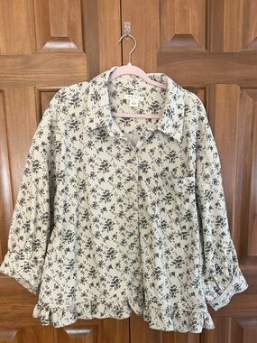 torrid Cream Floral Ruffle Button-Up Top